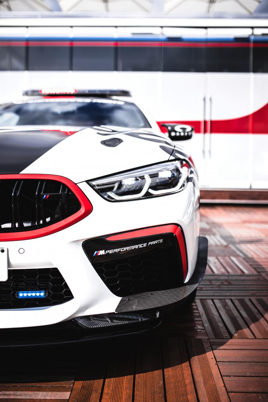 Детали экстерьера BMW M8 Competition Coupe MotoGP Safety Car (F92) 2019 года  (фото 12 из 38)